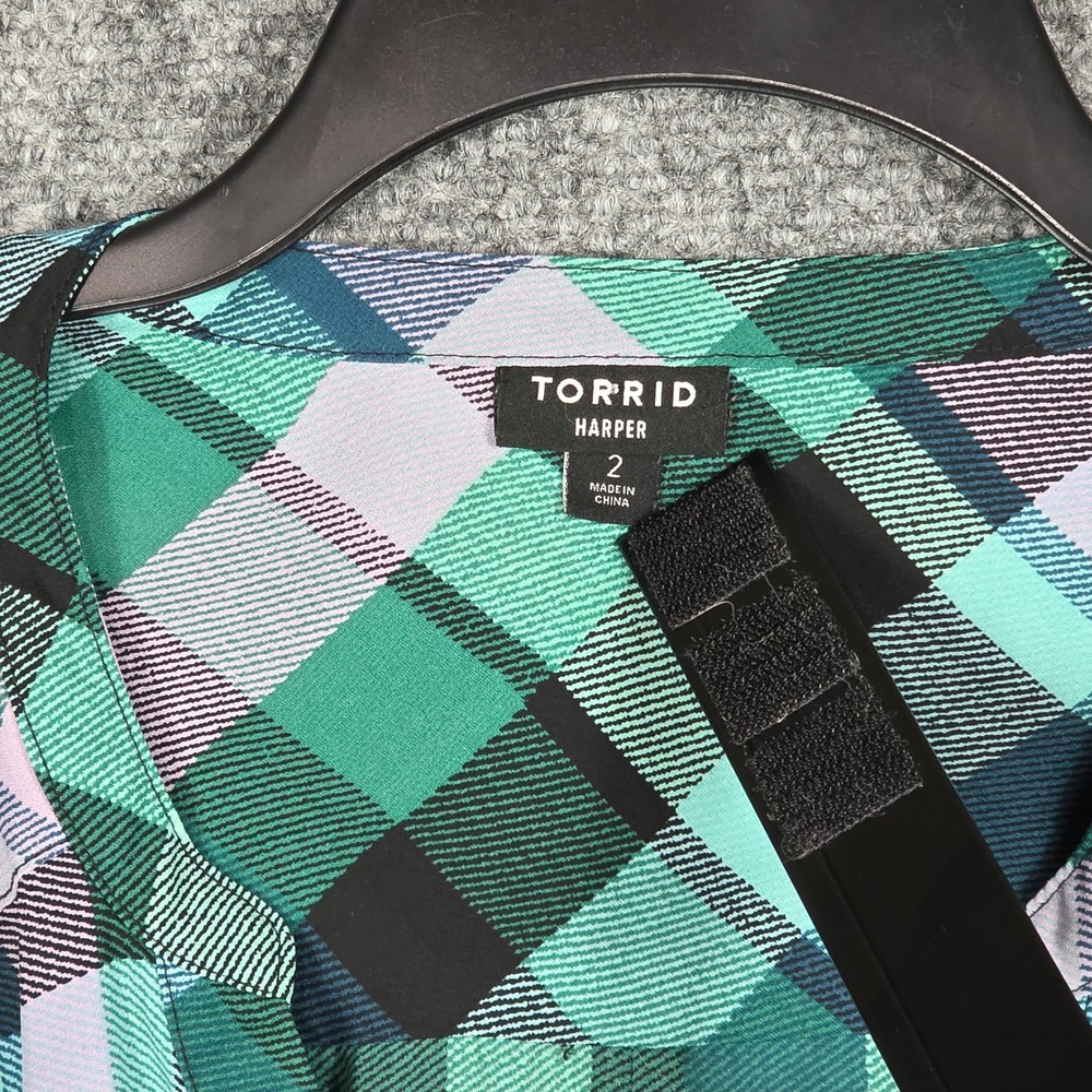 Torrid Womens 2 Harper Pullover Blouse Green Purple Plaid Roll Tab Sleeve - Picture 7 of 8